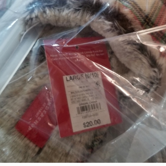 NWT TARGETS WOMENS WONDERSHOP MAMA ELF SLIPPERS.  RED PLAID. LARGE 9/10 - Picture 3 of 3